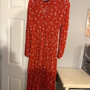 Dynamite Rust Red Floral V‑Neck Maxi Dress
